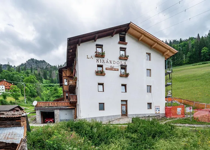 La Mirandola Blu Apartament *